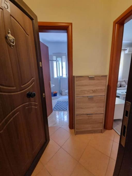 Liqeni Thate, Tirane Lejlighed Eksteriør billede